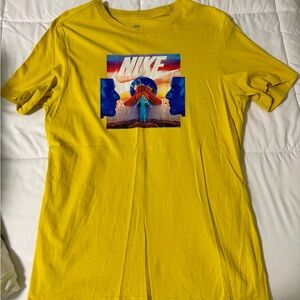 Nike Men’s Bright Yellow Tee With Bold Graphic - size M